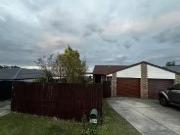 Charming 2/24 Gumbeel Court, Highland Park, QLD 4211