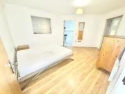 Cheap 2 BA 1 bedroom flat share for rent in Townsend...