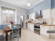 New 2 BA 3 bedroom flat for rent in Craigmillar Park,...