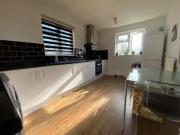 Deal! 2 bedroom apartment for rent in Hollyfield,...