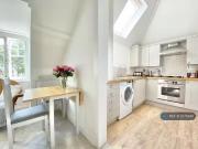 Cozy 2 bedroom flat for rent in West Overcliff Drive,...