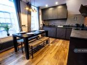 Unique 2 bedroom terraced house for rent in Hall Street,...