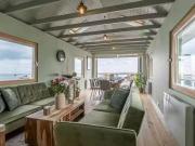 Just in! 2 BR High Street