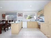 For Rent! 2a Armoy Close, Cranbourne East House for rent...