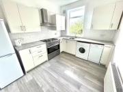 Nice 3 bedroom flat for rent in High Street,...