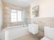 Just in! 3 bedroom property to let in Clarence Avenue,...
