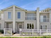 Deal! 3 BR 13 Fowler Walk, Sunbury, VIC 3429