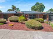 Cozy 3 Queens Way, Woodcroft SA 5162