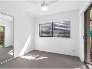 Just in! 4/34 Middle Street, Highgate Hill Apartment for...