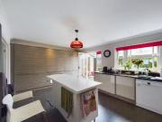 Just in! 4 bedroom end of terrace house for rent in The...