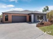 Unique 4 BR 7 Amity Place, Sunbury, VIC 3429