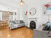 Nice 51 Kingsclear Road, Alexandria House for rent...