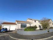 Just in! 5 bedroom detached house for rent in Glascairn...