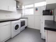 Just in! 6 bedroom semi detached house for rent in...