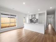 New 77 Largo Circuit, Junction Village VIC 3977