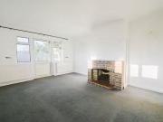 Nice Detached house to rent in Harefield Road, Middleton...