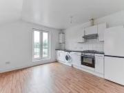 Unique Flat to rent in Beulah Road, Thornton Heath CR7,...