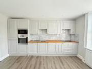 Cheap Flat to rent in Bridge Road, Bagshot GU19
