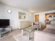 Deal! Flat to rent in Cassilis Road, London E14