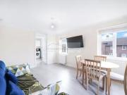 Nice Flat to rent in Chadwick Close, London W7