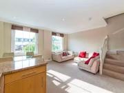 Deal! Flat to rent in Earls Court Road, London W8