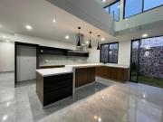 NEW HOUSE en Bosques del Refugio