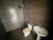 A HOME THAT LETS YOU BREATHE: 3 Storey Giant in West...