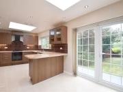 Cozy Semi detached house to rent in Beaulieu Drive,...