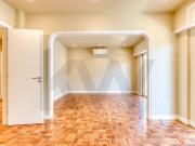 NEW: three bedroom refurbished flat with balconies and...