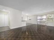 Unique Unit 0204 110 Park Road North