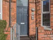 Cheap Unit B, 68 Cromwell Road