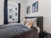 NEW YEARS DEAL Modern, freshly renovated 2 room...