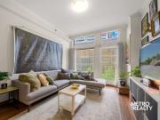 New York Style Prime City Living