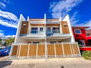 Newly Built 3 Storey Duplex House in Pilar Village Las...