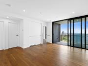 Newly Built Apartment with Stunning Broadwater Views...