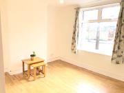 Newly Decorated 2 Bed Flat in Plumstead