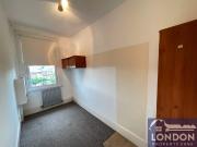 Newly refurbished 2 bed flat in Acton, W3