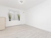 Newly refurbished 2 bedroom flat with patio in N16 Newly refurbished 2 bedroom flat with patio in N16