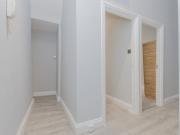 Newly refurbished 2 bedroom flat with patio in N16
