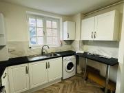 Newly Refurbished 3 bed Flat Available!