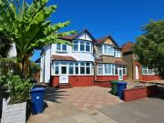 Newly Refurbished 3 Bed House Lynton Avenue NW9