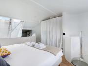 Newly refurbished, cosy and atypical flat, quiet and...