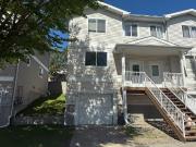 Newly remodelled fresh & clean 2 Bedroom Duplex in...