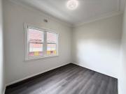 Newly Renovated 2 Bedroom Semi Detached Flat – Carlton