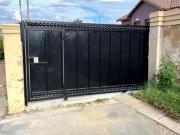 newly renovated 3 bedroom house on t.