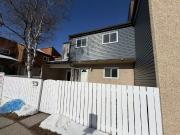 Newly Renovated 3 Bedrooms Townhouse for rent