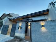 Newly Renovated 3BR Bungalow with 2 Car Garage | Lagro...