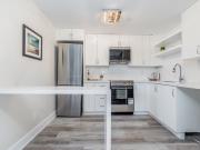 Newly Renovated 640sqft 1+Den Residencies Jane & Wilson