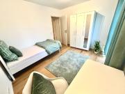Newly renovated and fully furnished 3 room apartment in...