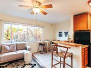 Newly renovated apartment at Oakbrook! 2 Weeks Free +...